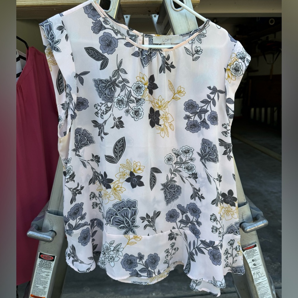 LOFT Floral ruffle blouse